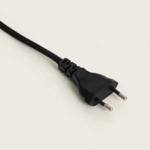 https://design-led.fr/de/ Stehleuchte mit LED-Leseleuchte Metall Ethan Chrom 123,90 € 105,32 € C213893