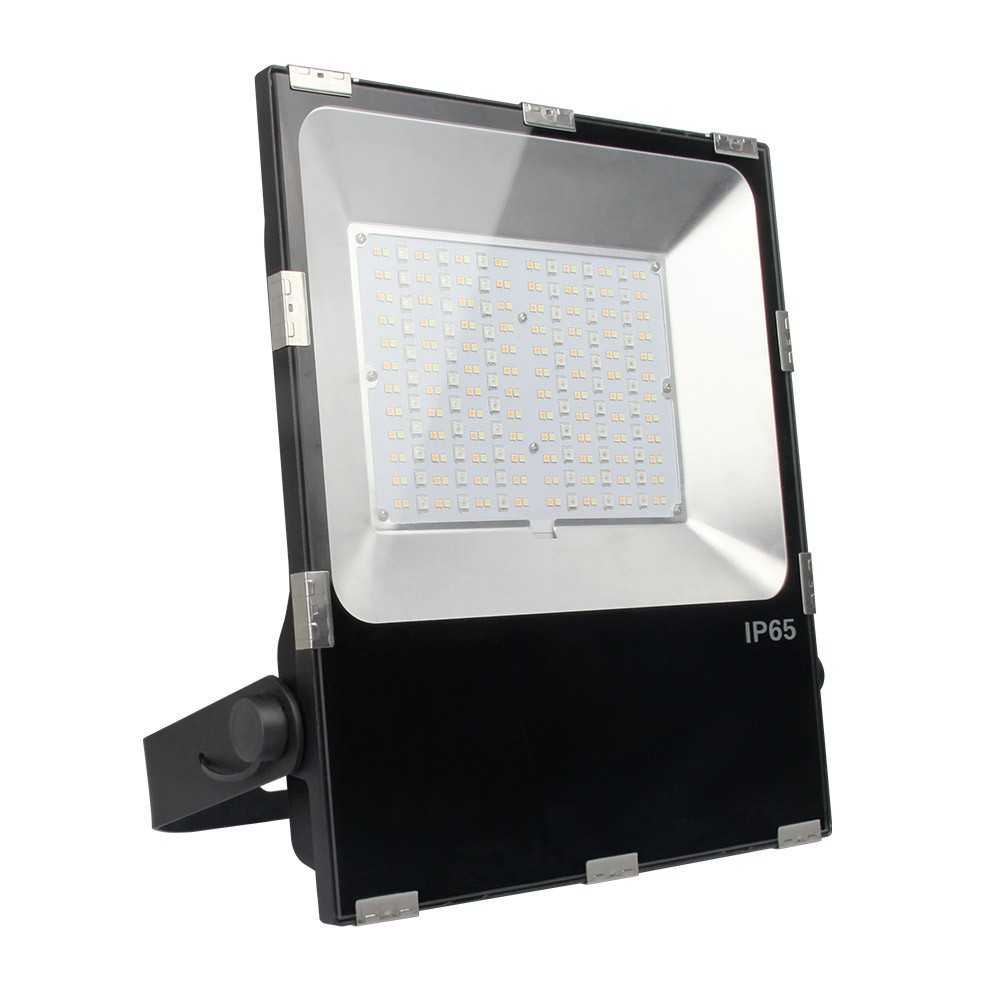 https://design-led.fr/fr/ Projecteur d'extérieur 50W RGB&CCT pilotable FUTT02 - 100689 171,60 € 145,86 €