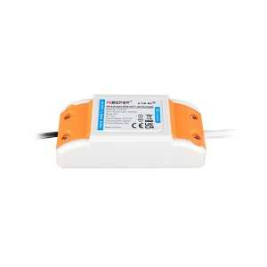 https://discount-led.fr/pt/ Downlight LED redondo 6W RGB&CCT controlável Ø188x38mm  27,40 €  21,92 €    FUT068