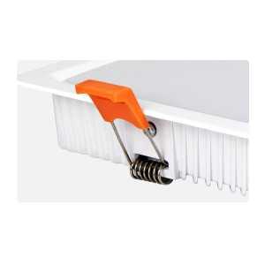 https://design-led.fr/it/ Plafoniera LED quadrata 9W RGB&CCT controllabile 35,70 € 30,35 € FUT064
