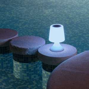 https://design-led.fr/it/ Uyoga RGBW Lampada da pavimento LED portatile per esterni con altoparlante Bluetooth e batteria ri...