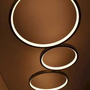 https://design-led.fr/it/ Natalie 30W Lampada da terra LED 3000K Cromo 117,00 € 99,45 € LN1414-CR