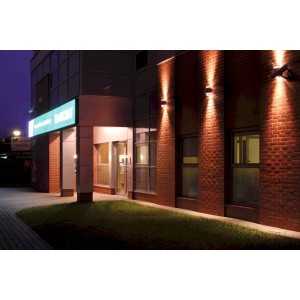 https://design-led.fr/it/ ZEW lampada da parete 2xGU10 nero IP44 37,70 € 32,05 € 22441