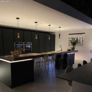 https://design-led.fr/it/ Kit rosone cilindrico in metallo a 1 foro Ø 120 nero 6,80 € 5,78 € KRM57FCVN