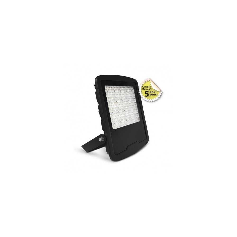 https://design-led.fr/gb/ LED spotlight LUMOS ASYM Asymmetrical Black 200W 3000K 5 YEAR IP65 GUARANTEE 253,00 € 215,05 € 100458