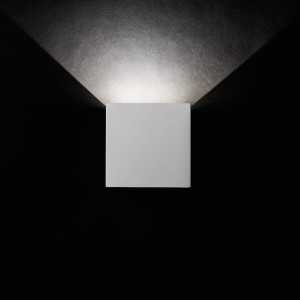 https://design-led.fr/fr/ Applique Murale LED REKA noir 7W 4000K IP54 28990 39,50 € 33,57 €