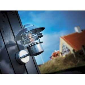 https://design-led.fr/it/ Blokhus Up Lampada da parete Acciaio zincato E27 IP54 64,90 € 55,16 € 25011031