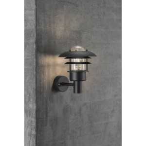 https://design-led.fr/nl/ Lonstrup 32 Wandlamp Zwart E27 IP44 79,00 € 67,15 € 71411003