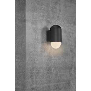 https://design-led.fr/nl/ Heka wandlamp zwart E27 IP54 54,00 € 45,90 € 2118211003