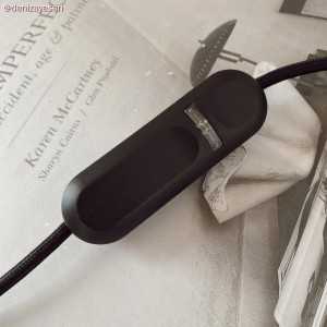 https://design-led.fr/it/ Dimmer per LED e lampadine tradizionali con manopola nera 4/25W 39,40 € 33,49 € ARD036827